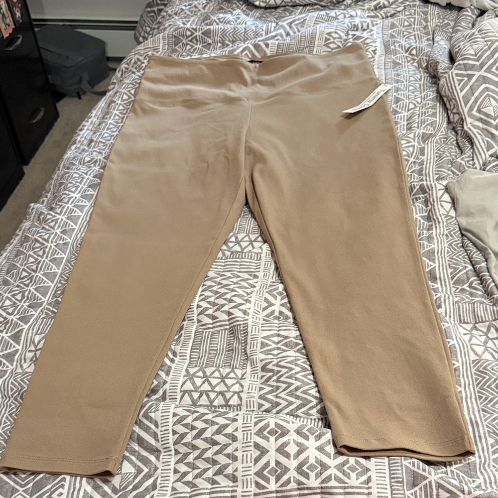 Women’s Tan Cropped Pants